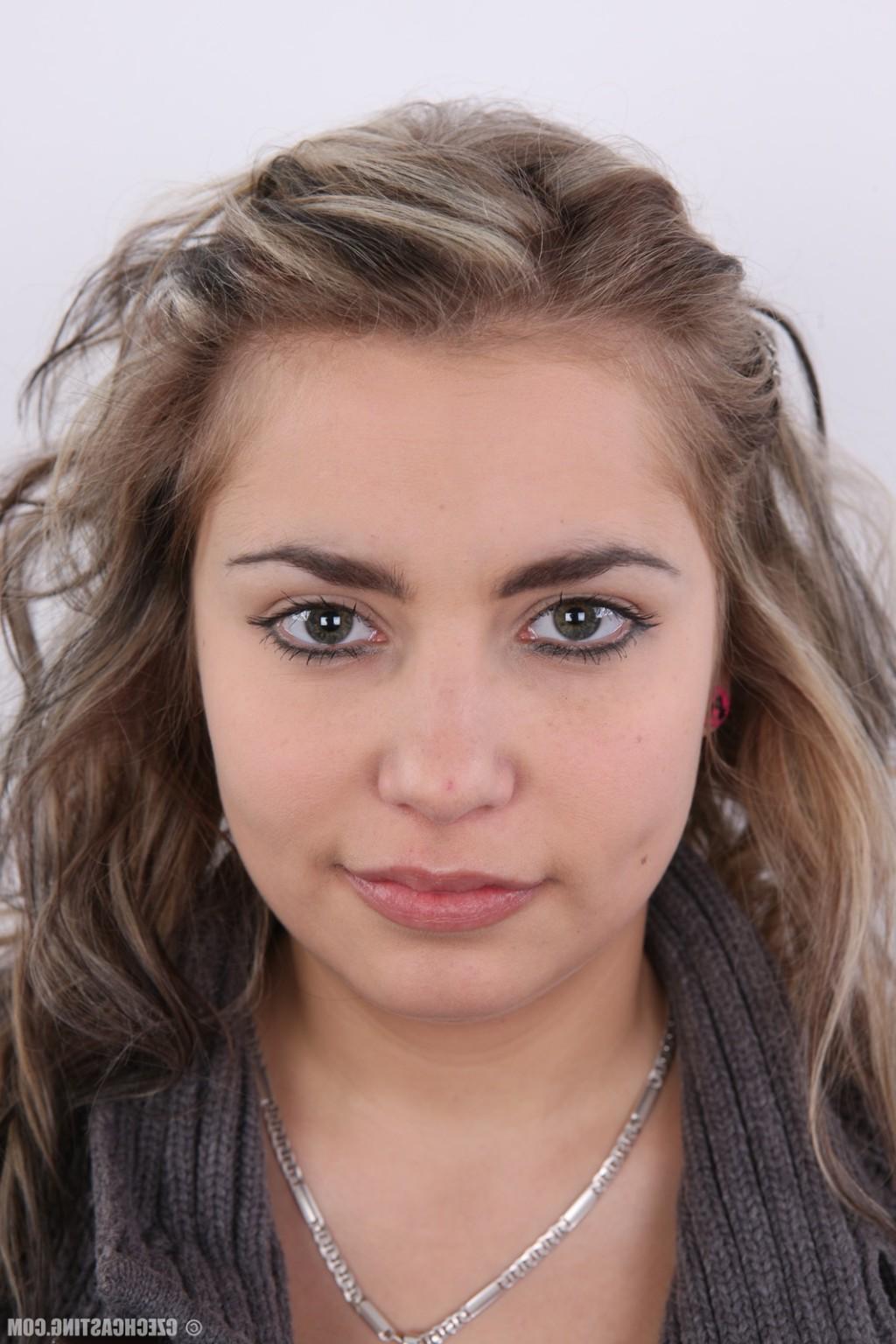 17P Busty girl in casting session