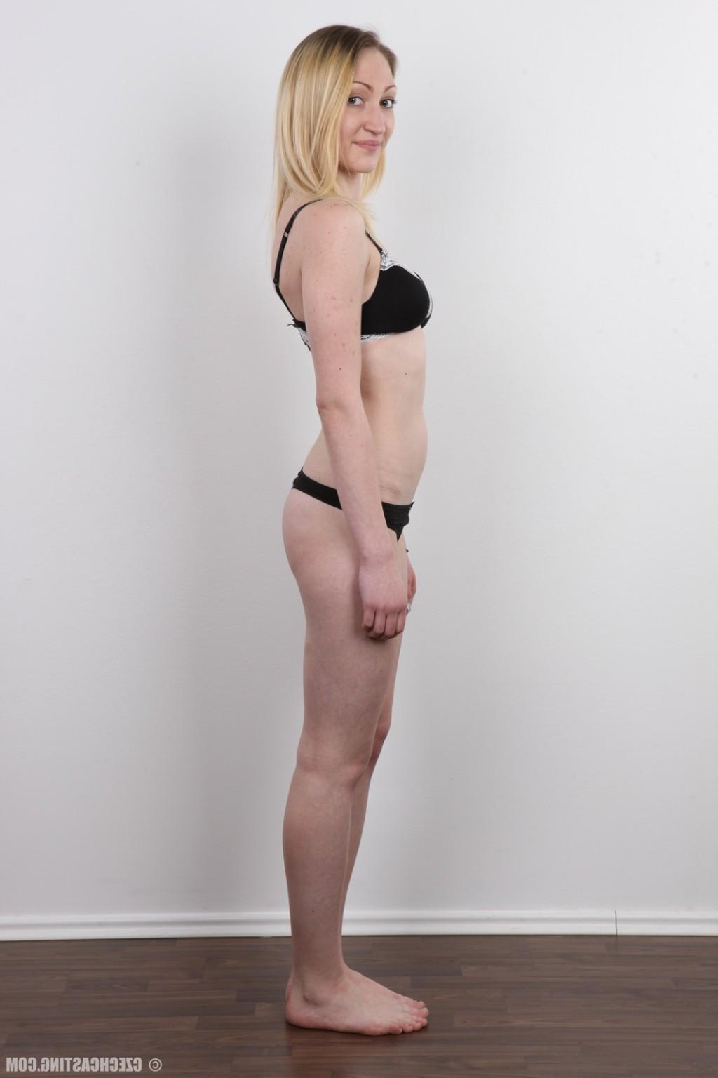 17P Hot amateur girl casting photos