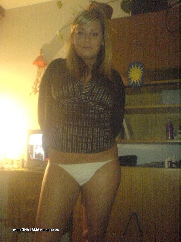 10P Picture gallery of wild plump honeys hot selfpics