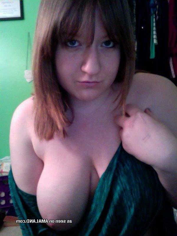 10P Picture gallery of wild plump honeys hot selfpics