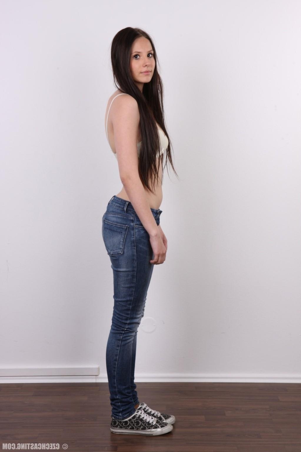17P Petite girl casting pics