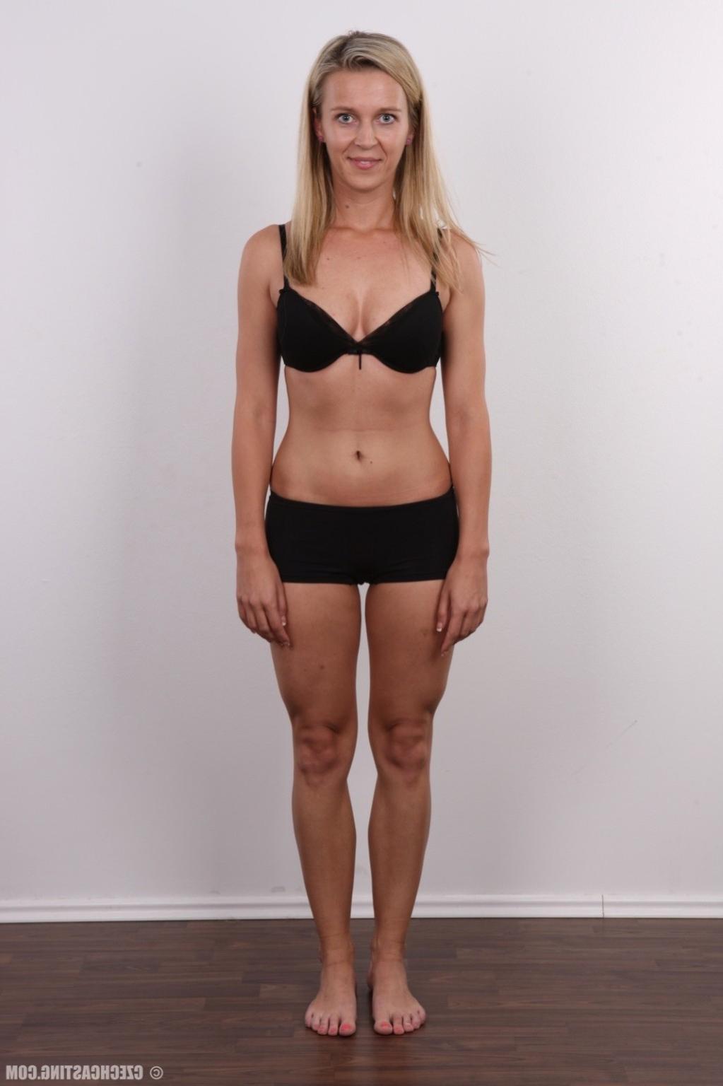 17P Gorgeous wife poses in casting session