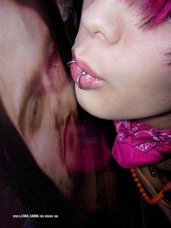 12P Wild amateur hardcore pierced emo GF camwhoring