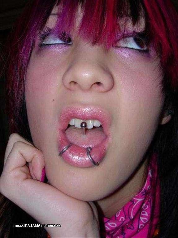 12P Wild amateur hardcore pierced emo GF camwhoring