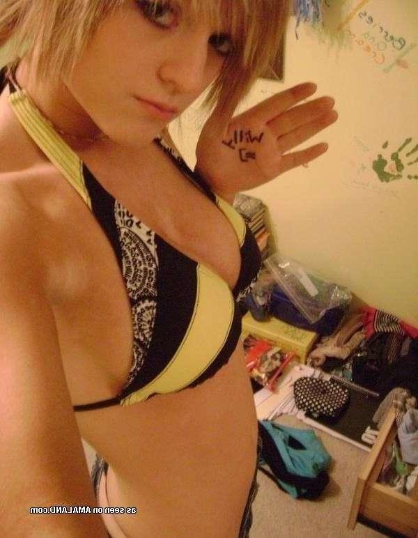 12P Sizzling hot collection of gorgeous amateur emo girlfriends