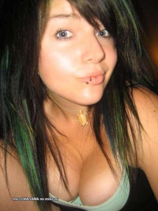 12P Sizzling hot collection of gorgeous amateur emo girlfriends