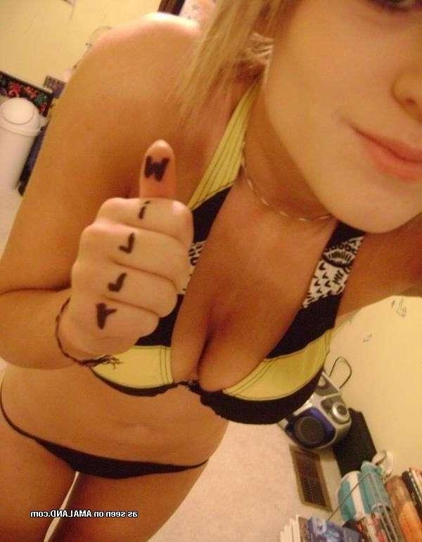 12P Sizzling hot collection of gorgeous amateur emo girlfriends