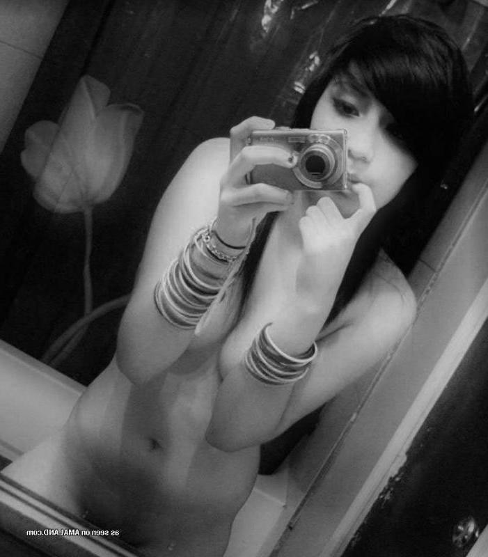12P Sizzling hot collection of gorgeous amateur emo girlfriends