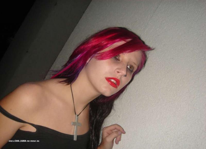 12P Sexy wild emo hottie gets naked in a tub