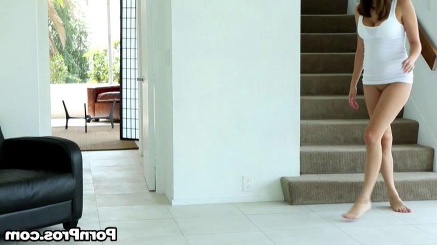 16P Sexy Holly Michaels loves the get fucked in style