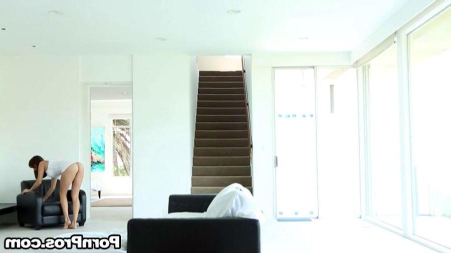 16P Sexy Holly Michaels loves the get fucked in style