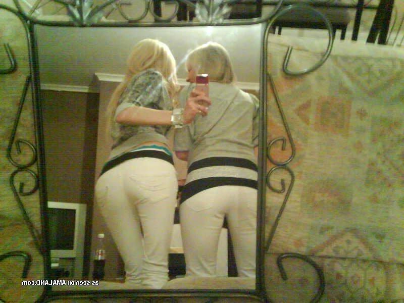 12P Steamy hot sexy emo blonde cutie camwhoring