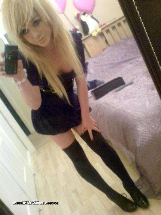12P Nice sizzling hot collection of gorgeous emo chicks