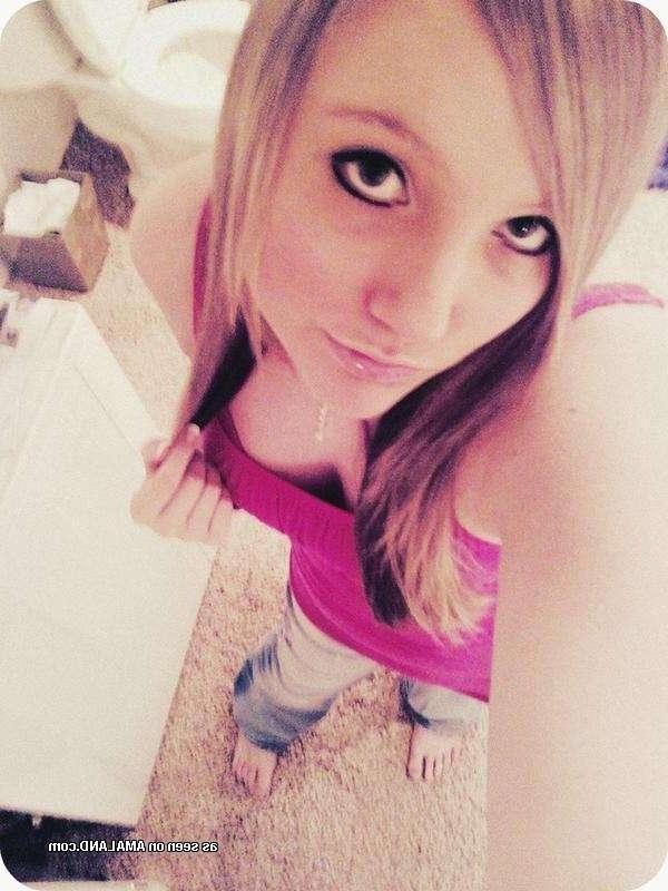12P Nice sizzling hot collection of gorgeous emo chicks