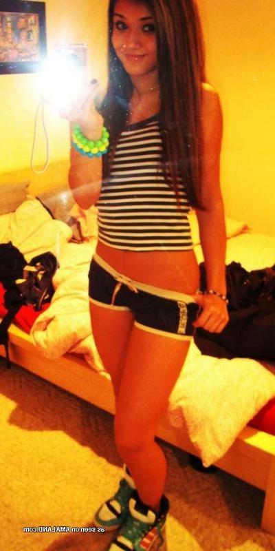 12P Sizzling picture gallery of sexy stunning emo girlfriends