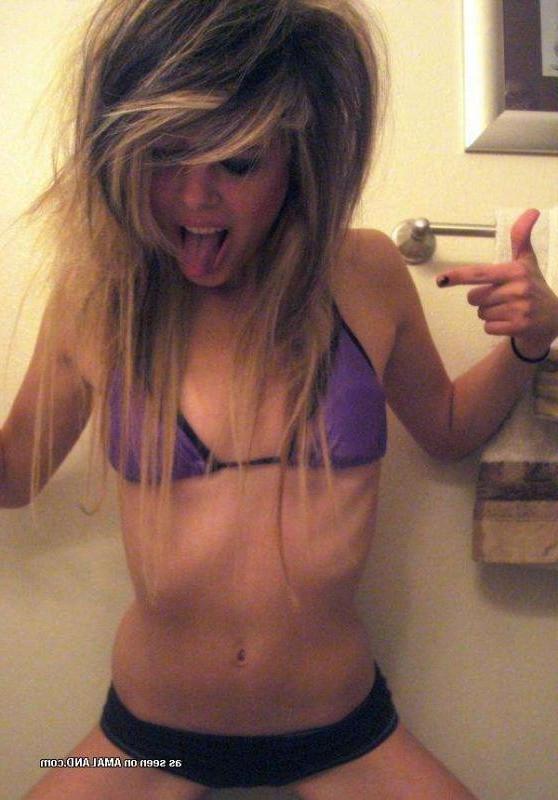 12P Sizzling picture gallery of sexy stunning emo girlfriends