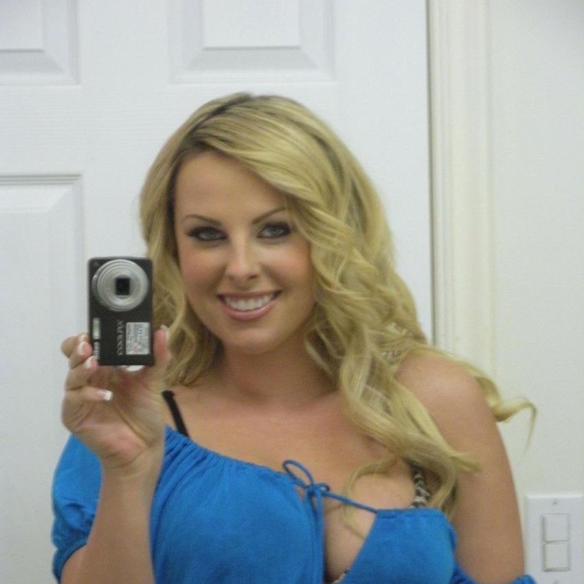 15P Blonde teen girlfriend posing in the mirror