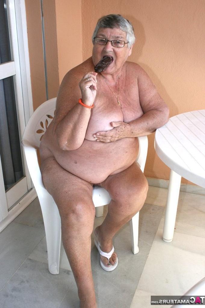 20P Chocolate On The Balcony