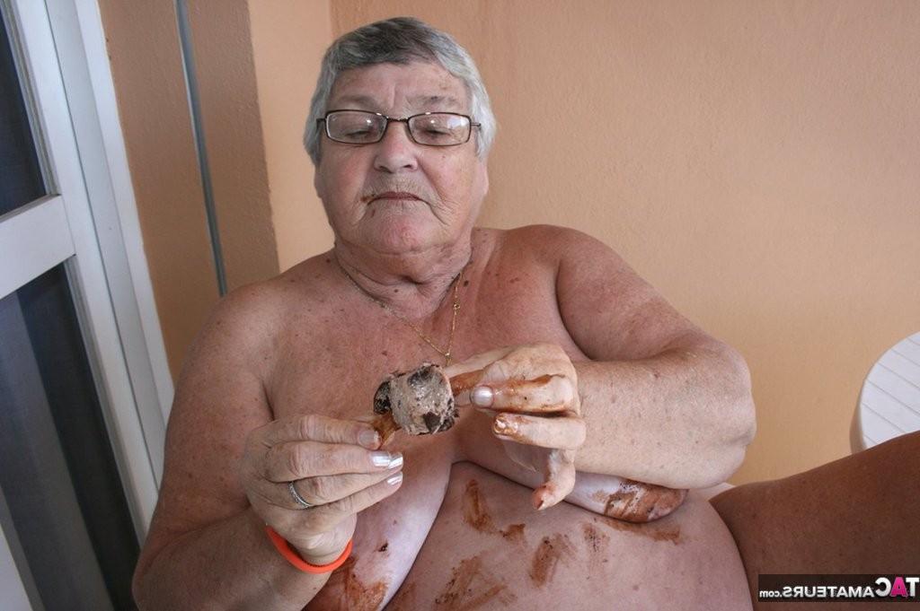 20P Chocolate On The Balcony
