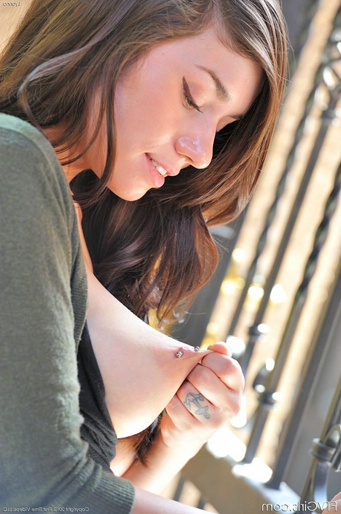 15P Ultra cute girl flashes pierced nips outside the mall