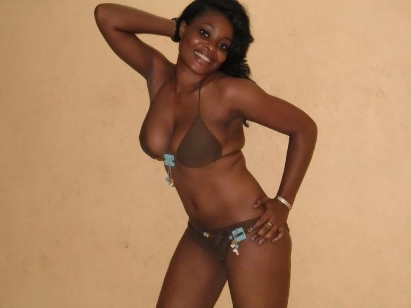 10P Naked ebony whore gapes her ass and spreads her pussy for her bo