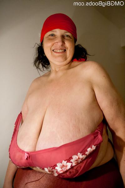 15P Mature amateur plumper Anika unleashing giant titties