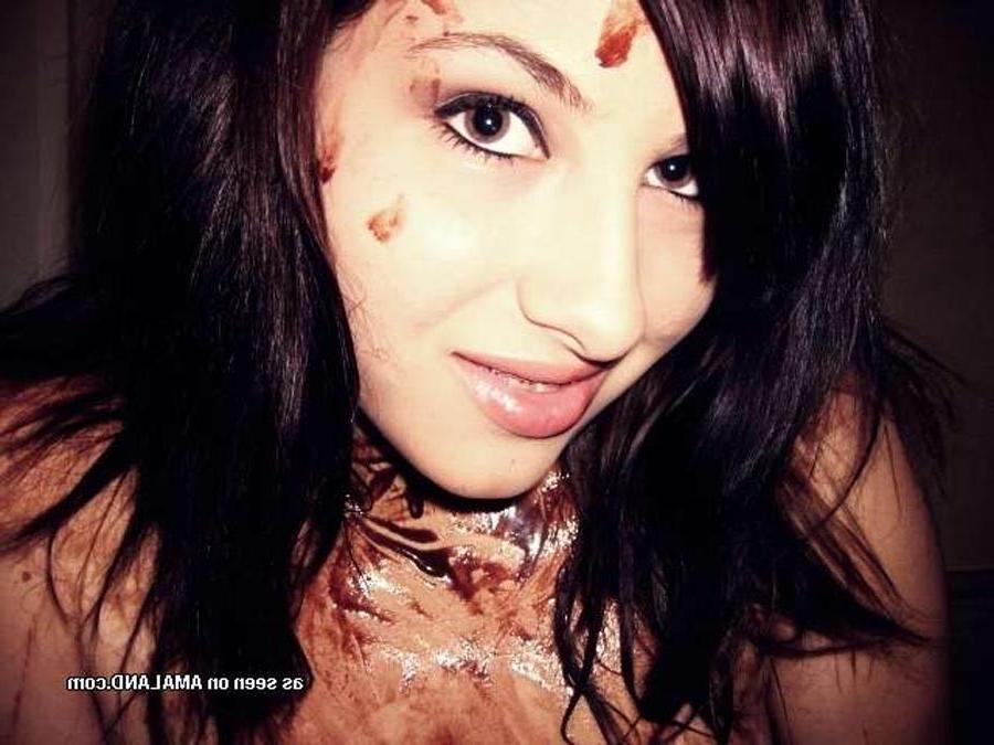 10P Plump emo slut smeared with chocolate camwhores naked