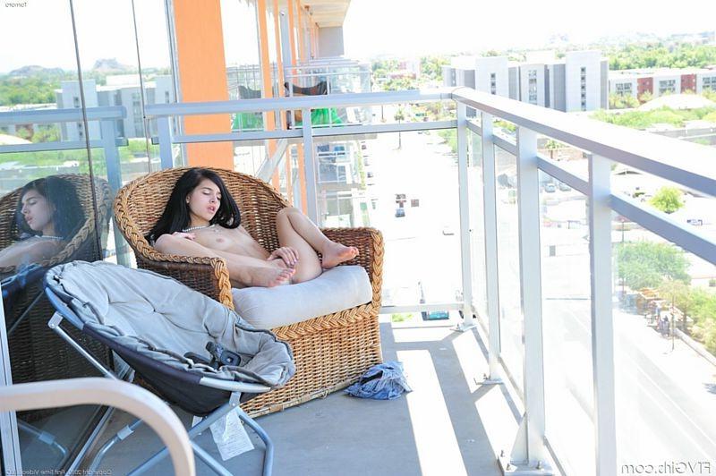 15P Very skinny teen masturbates nice pussy on dorm room balcony