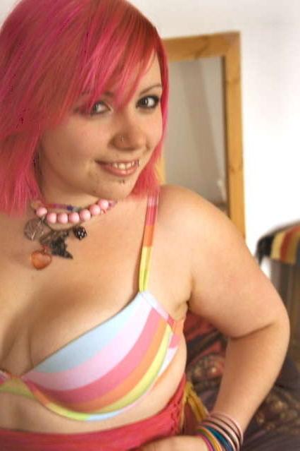 10P Group of self-shooting busty emo GF's