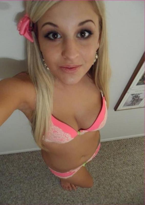 14P Naked girlfriend selfies and webcam pics from Chat Revenge