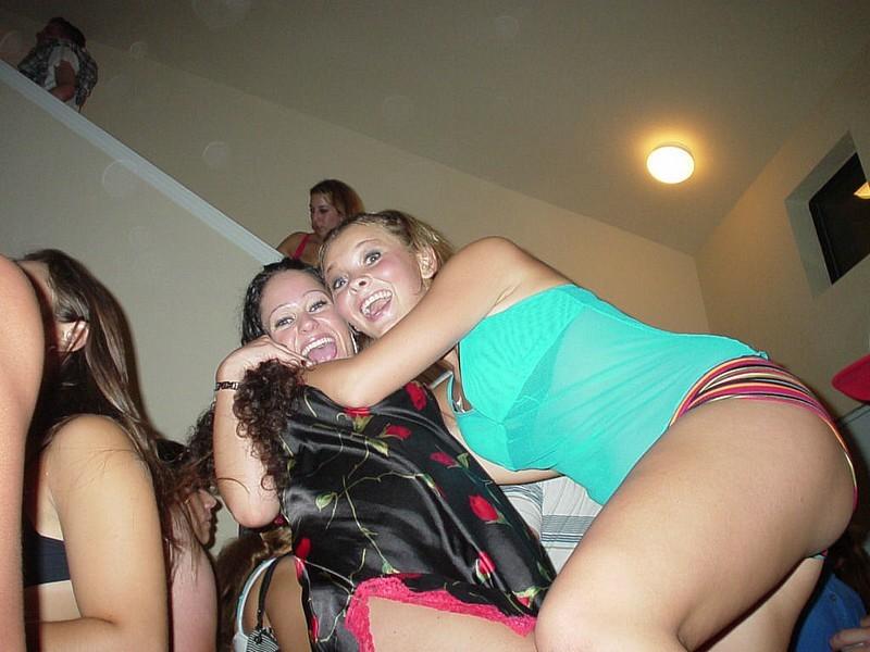 12P Real girls homemade sexy photos