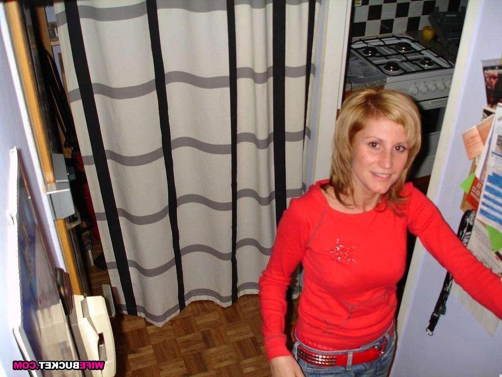 15P Pics of real amateur MILFs