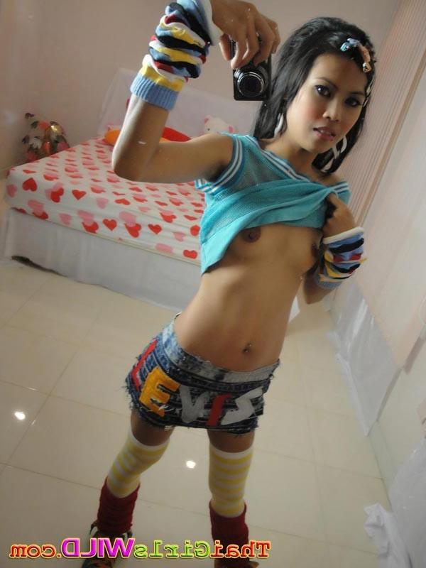 16P Thai emo chick's suck and fuck session ends up in a facial