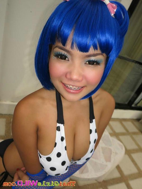 15P Emo teen shows off her hot thai body