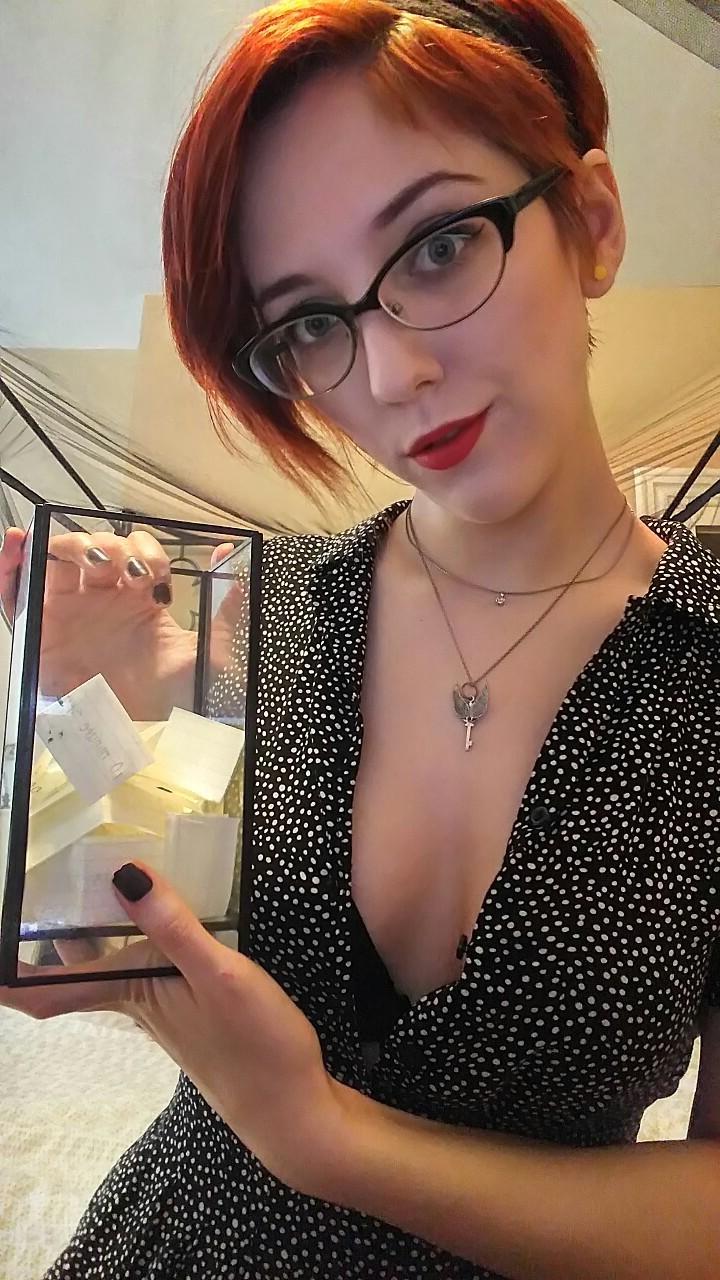 16P Amateur redhead camgirl