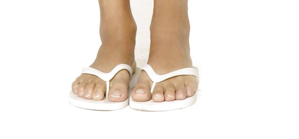 25P Celebrity feet