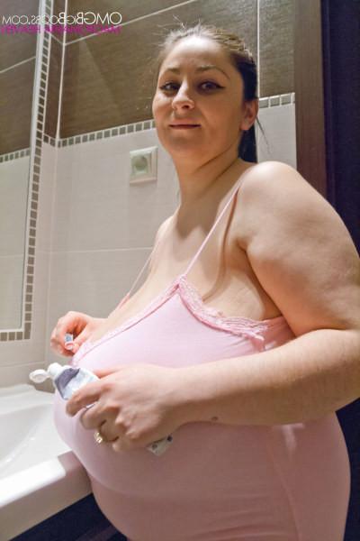 15P Plump amateur Alice unleashing humongous 85JJ titties