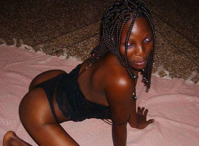 15P Photos of amateur women from social networks