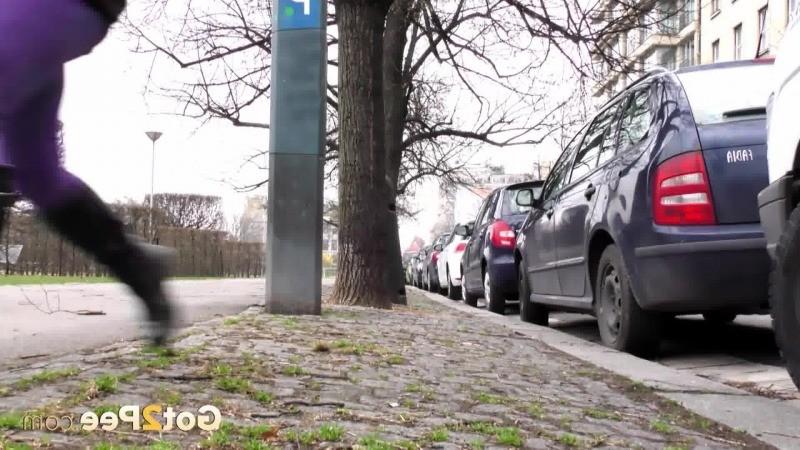 15P Sexy European has a much needed piss outside