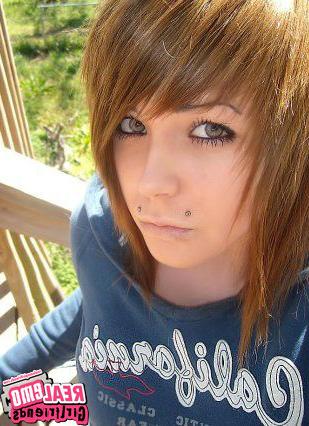 15P Self shot emo girlfriends posing for pics