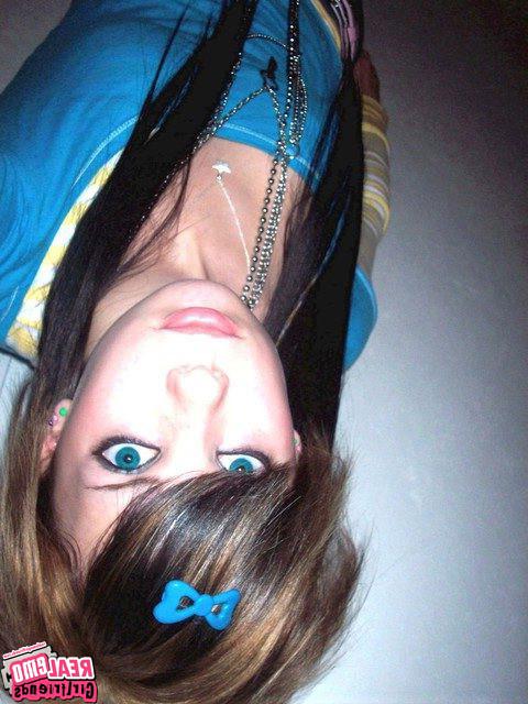 15P Self shot emo girlfriends posing for pics