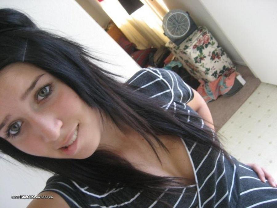 12P Sexy kinky wild amateur emo chick shows off her pussy