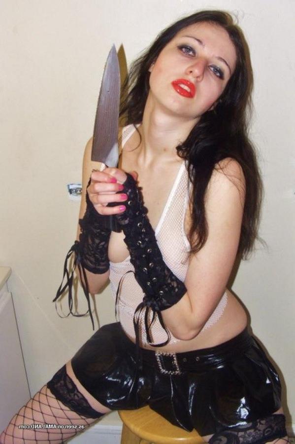12P Collection of an amateur emo babe in wild poses