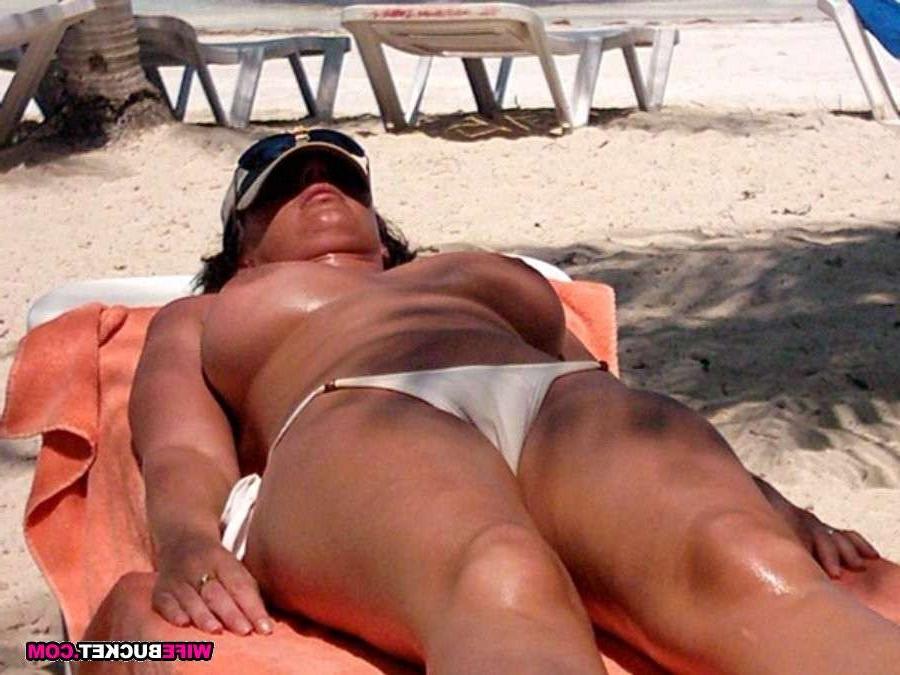 15P MILFs and wives