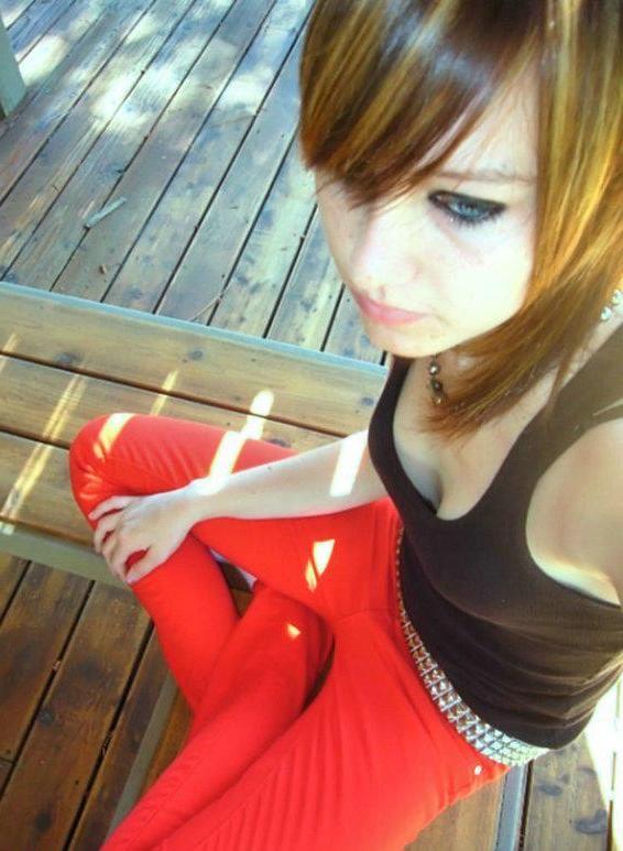 16P Cute alternative teen amateurs in sexy self shot pics