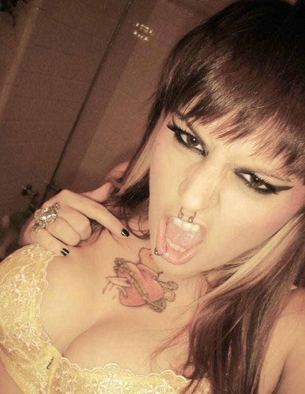 16P Cute alternative teen amateurs in sexy self shot pics