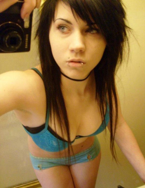 16P Cute alternative teen amateurs in sexy self shot pics