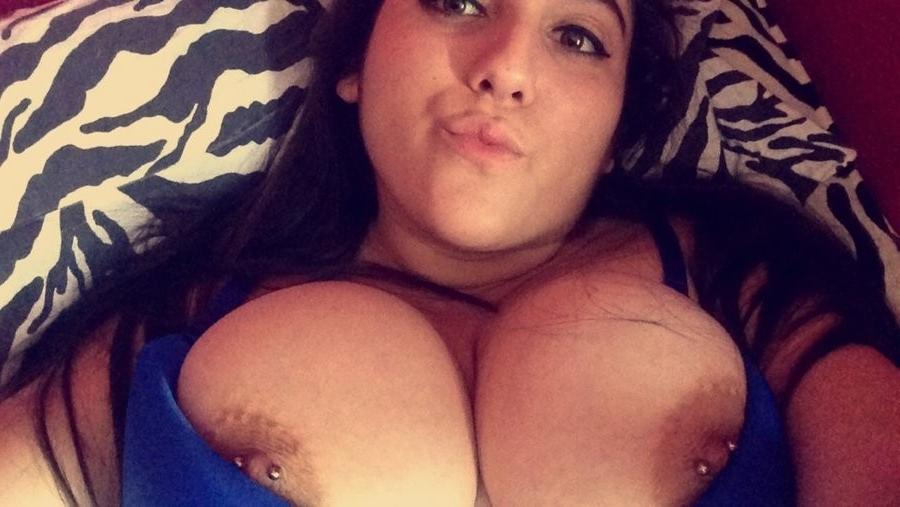 15P Big breasted amateur ex girlfriends in self shot pics