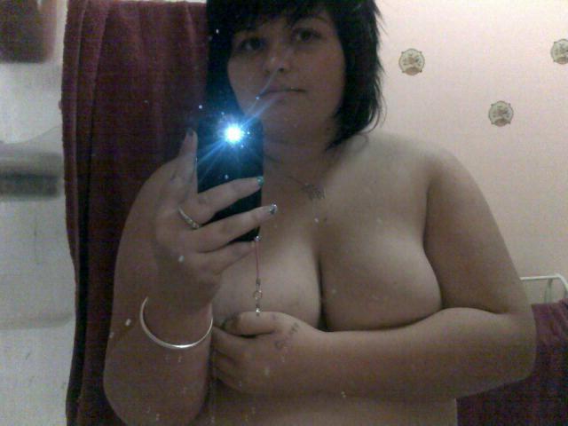 15P Big breasted amateur ex girlfriends in self shot pics