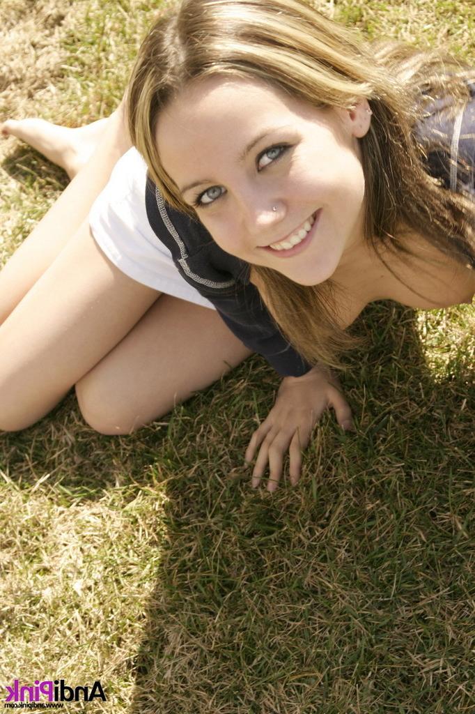 16P Cute teen girl pussy upskirt